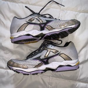 Mizuno Wave Enigma 4 Running Shoes